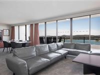 3 Bedroom Penthouse Lounge-BreakFree Capital Tower